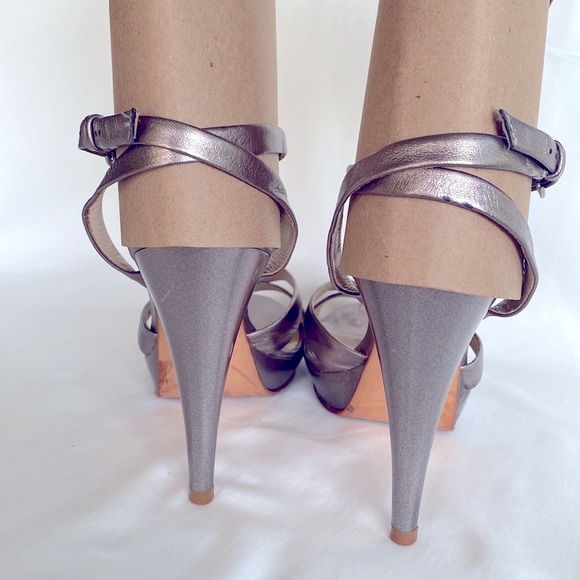Beautiful Via Spiga Silver Leather Ankle Strap High Heels Sandals 9M “Vero Cuoio - Picture 2 of 12